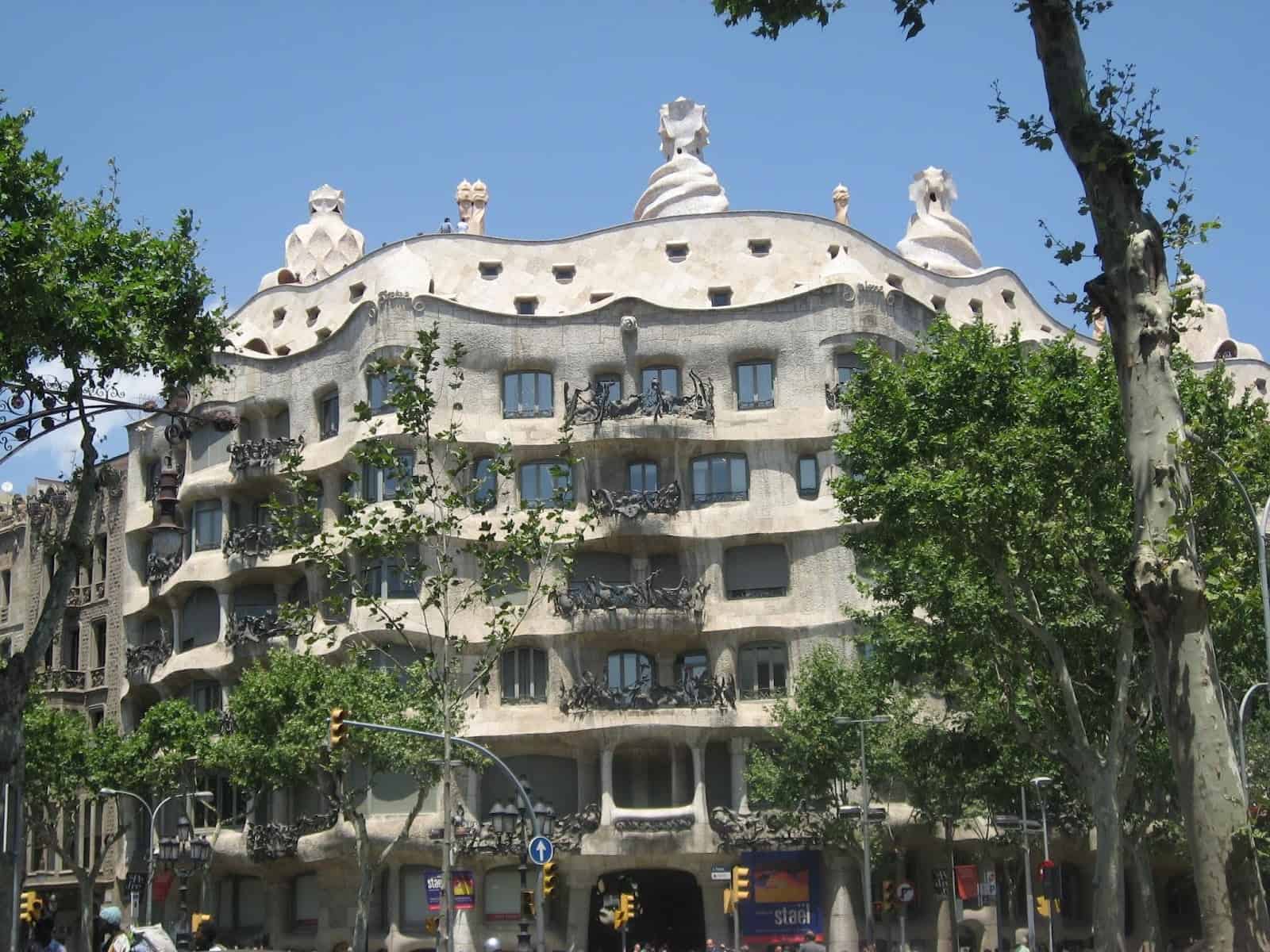 La Casa Mila dans le Contexte de Barcelone